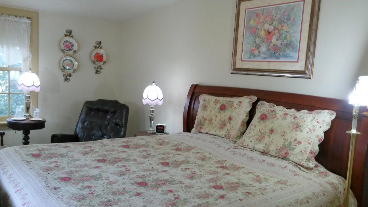 1732 Folke Stone Bed And Breakfast West Chester Exterior foto